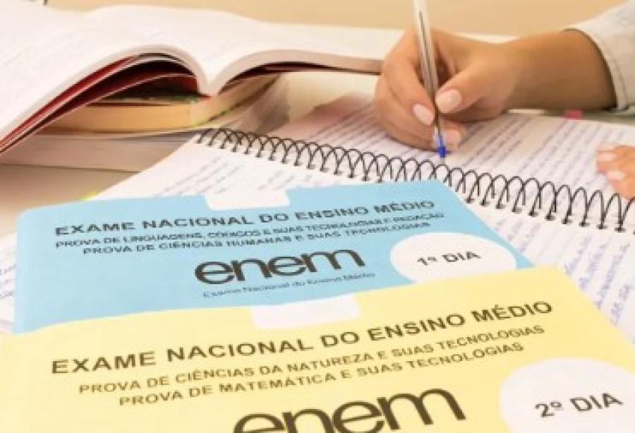 A Maior Nota do Brasil no ENEM Veio da Serra: Conquista Pessoal ou Reflexo de Desigualdade?